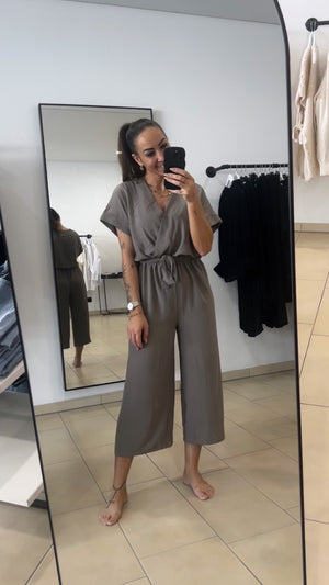 Bild in Slideshow öffnen, JUMPSUIT VER. FARBEN

